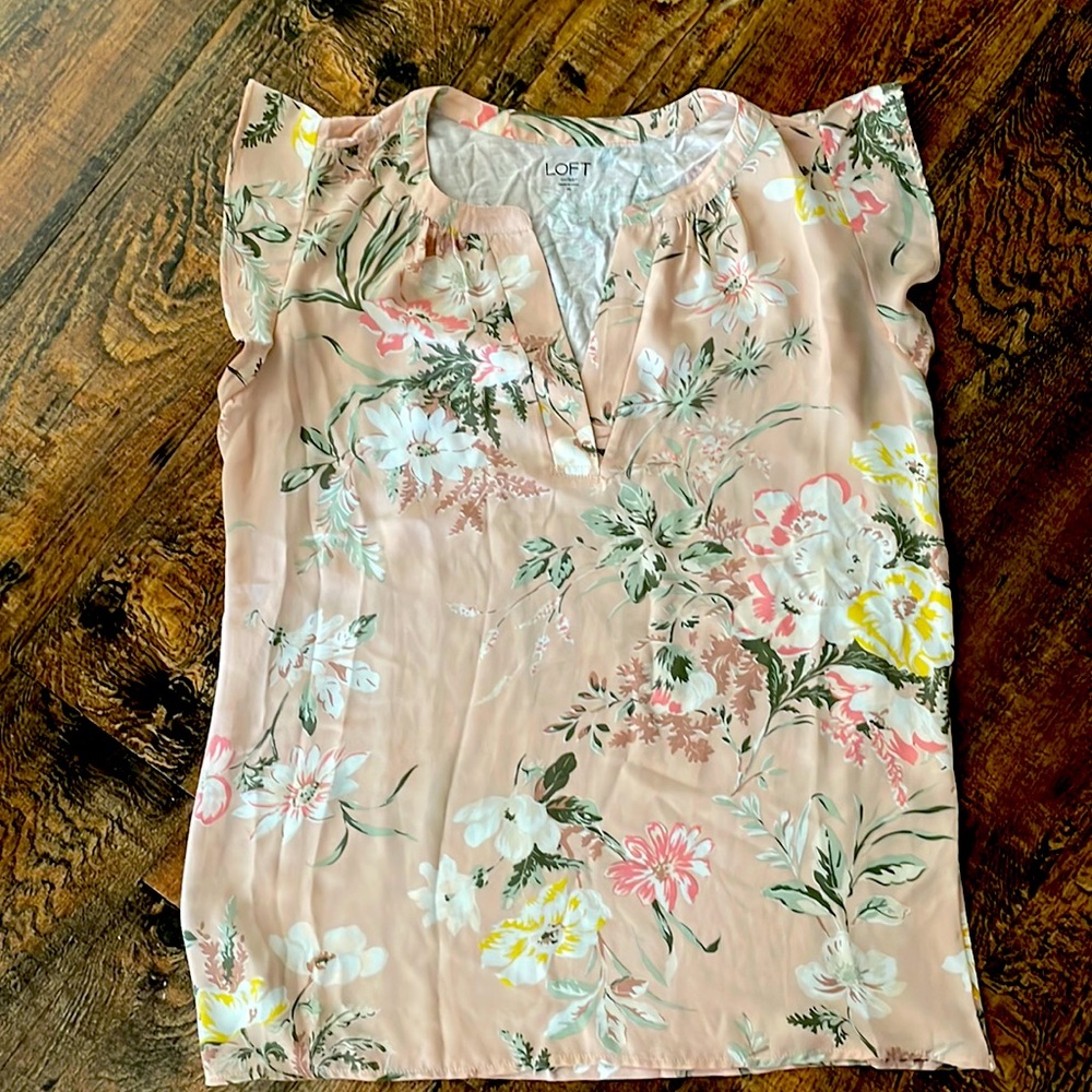 Loft blouse with flutter sleeves size medium